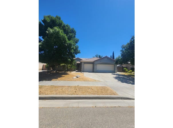 1623 Humbolt Street, Lemoore, CA 93245