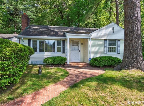 44 Lawrence Avenue, Avon, CT 06001