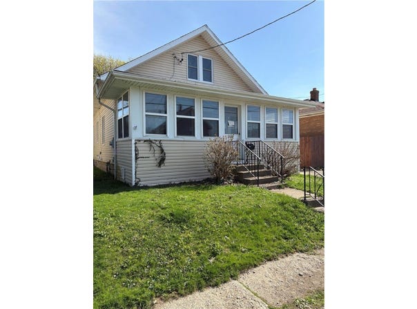 1377 W 32nd St, Erie City, PA 16508