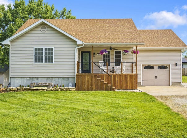 1427 W Missouri Street, Buffalo, MO 65622