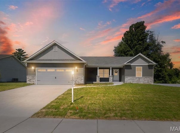 6404 Winter Court, Godfrey, IL 62035