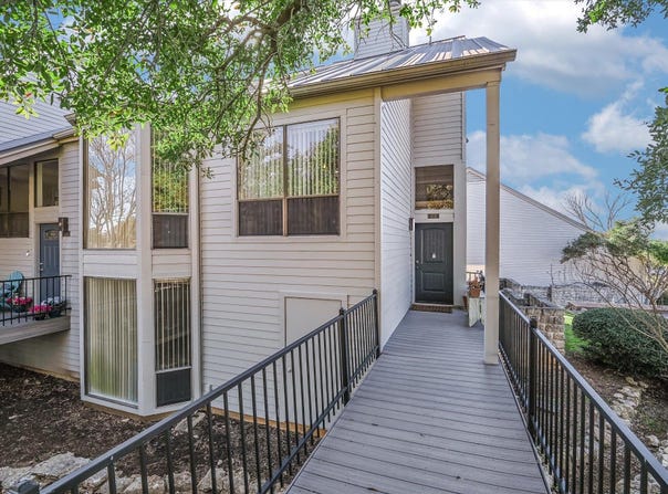 115 World Of Tennis SQ, Lakeway, TX 78738