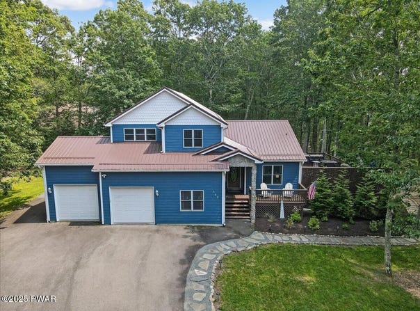 102 Tupelo Lane, Greentown, PA 18426