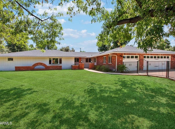 8051 N 15TH Avenue, Phoenix, AZ 85021
