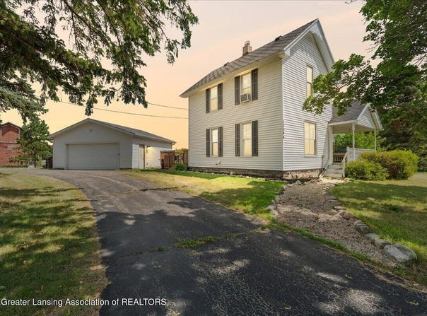 13696 N River Highway, Grand Ledge, MI 48837