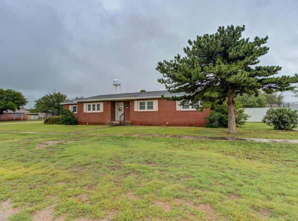 1612 12th Street, Wilson, TX 79381