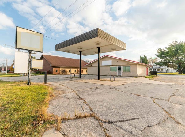606 N 218 Highway, LaPorte City, IA 50651