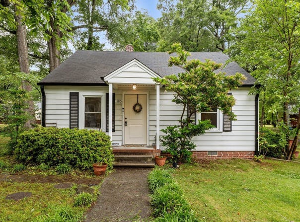 1105 Hawthorne Lane, Burlington, NC 27215