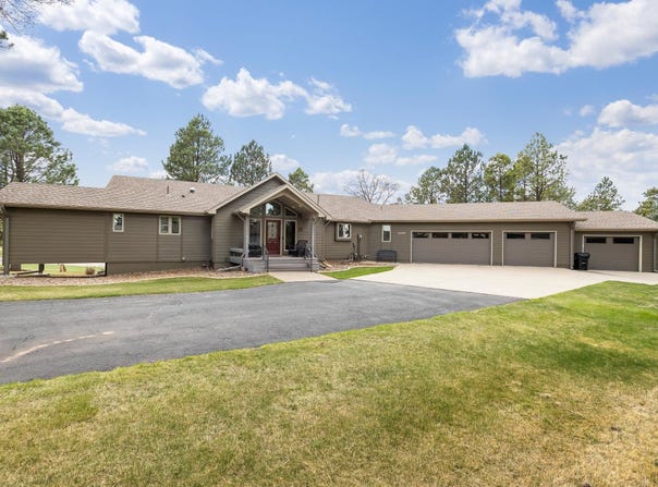 4280 Farview Dr, Rapid City, SD 57702