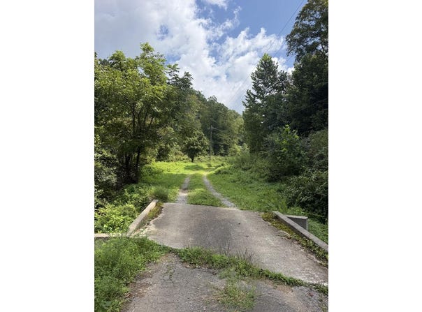 Daniels Creek, Banner, KY 41603