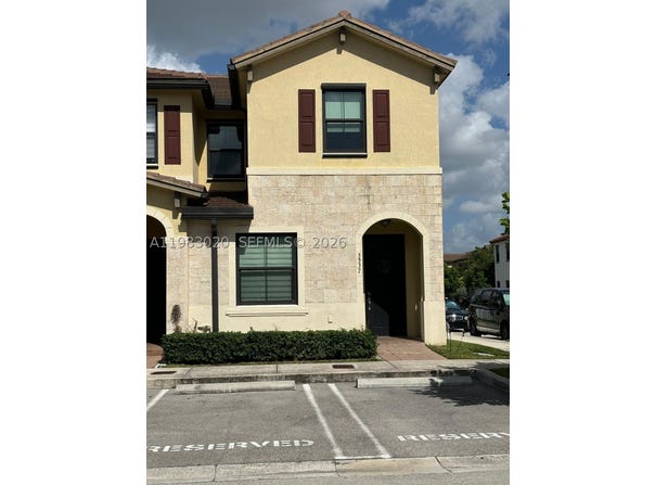 3337 W 105th Ter, Hialeah, FL 33018
