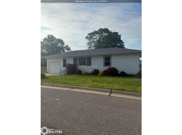 2204 WILLIAMS Street, Burlington, IA 52601