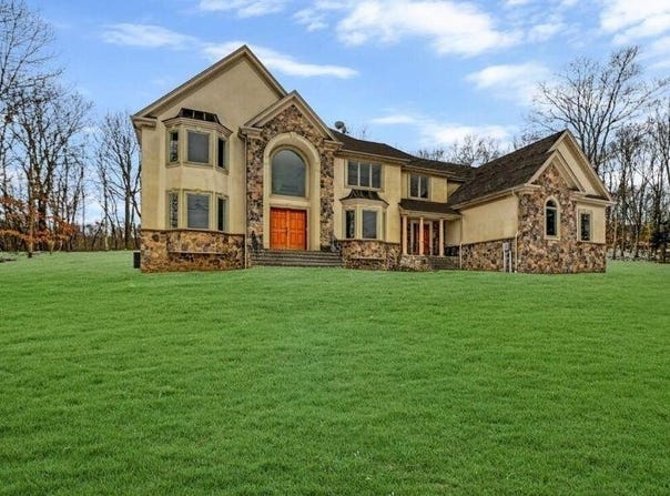 707 Kennedy Court, East Stroudsburg, PA 18301