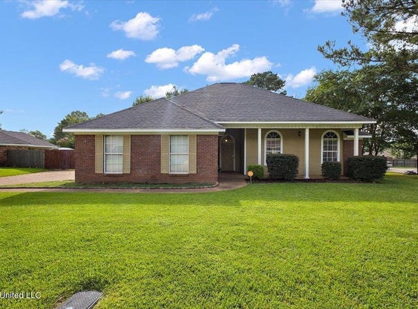 918 Eagles Nest Drive, Byram, MS 39272