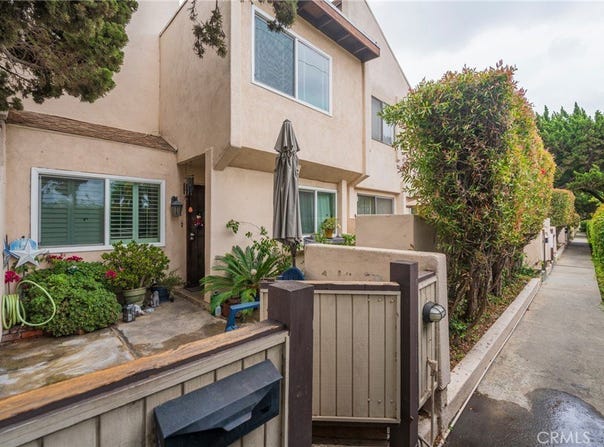 16710 Orange Ave., Paramount, CA 90723