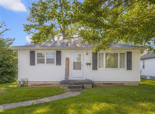 1508 N Gladstone Avenue, Columbus, IN 47201