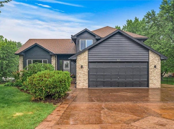 3825 122nd Avenue NW, Coon Rapids, MN 55433