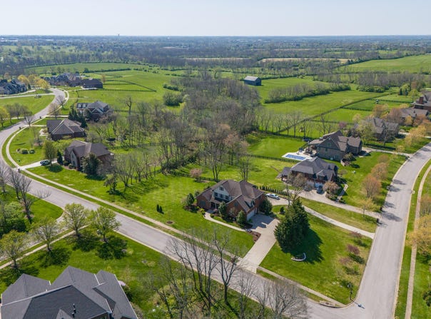 300 Stonegate Drive, Nicholasville, KY 40356