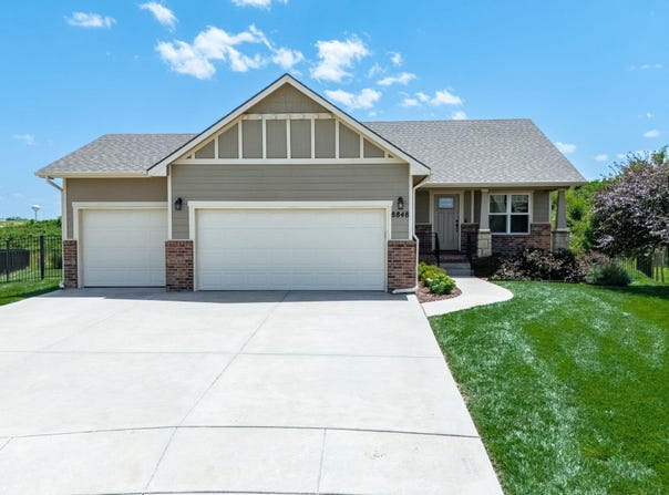 8848 N Saddlebrook Ct, Park City, KS 67147-7311