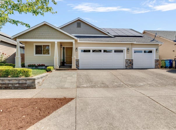 2731 BAINES BLVD, Hubbard, OR 97032
