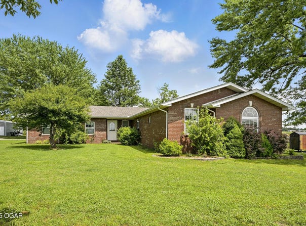 7 Lawrence 2200, Wentworth, MO 64873