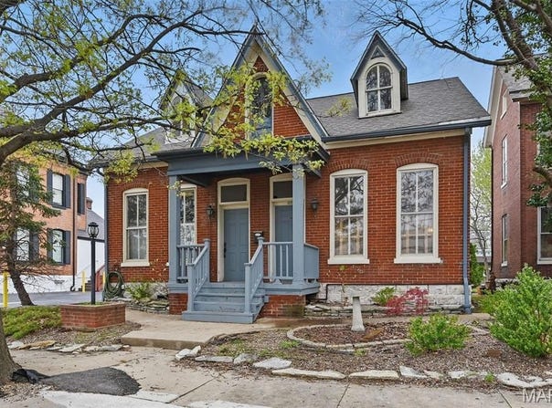 408 Jefferson Street, St Charles, MO 63301