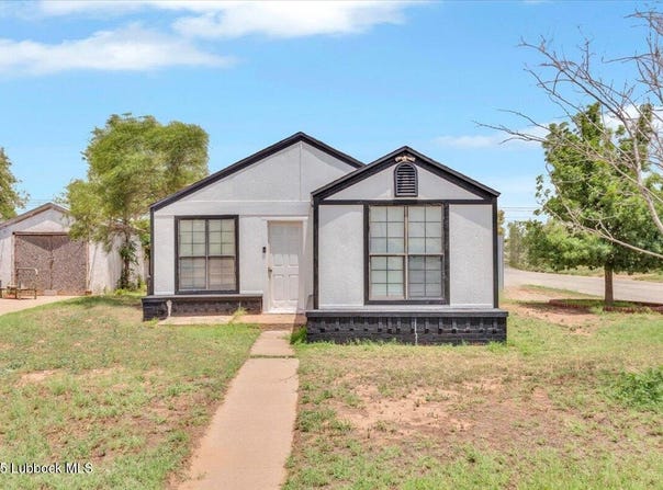 1001 10th Street, Levelland, TX 79336