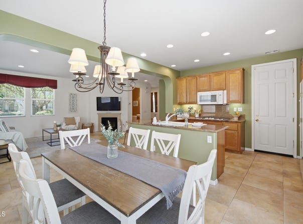 408 Village Commons Boulevard, Camarillo, CA 93012
