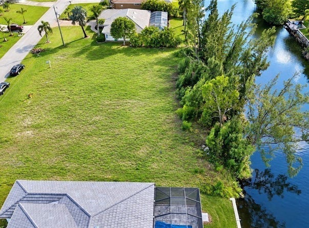 3748 SW 11th Place, Cape Coral, FL 33914