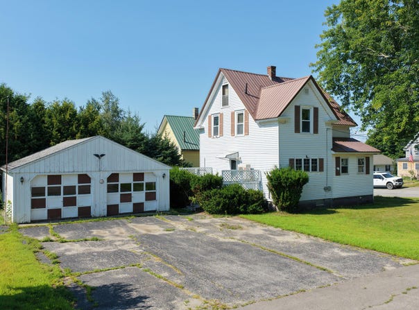 25 Birch Street, East Millinocket, ME 04430
