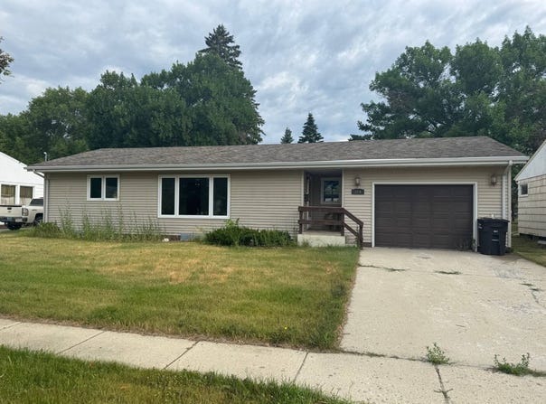 214 13th St W, Bottineau, ND 58318