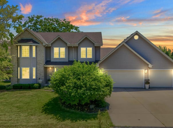 2427 5 Mile Rd, Racine, WI 53402