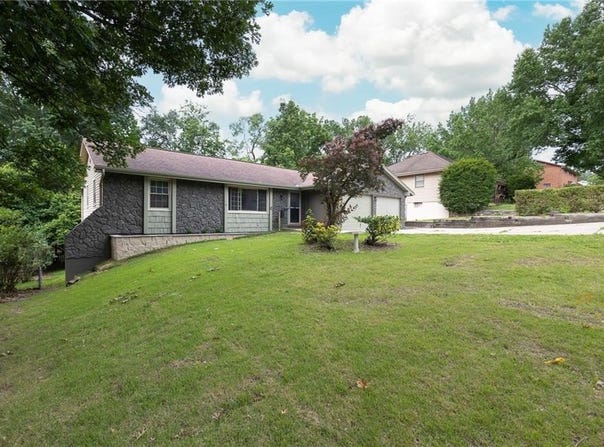 11205 E 74th Street, Raytown, MO 64133