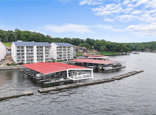 194 Sac Road, Sunrise Beach, MO 65079-5632
