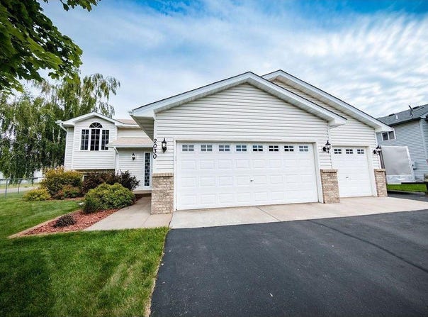 2030 Joes Lake Road SE, Cambridge, MN 55008