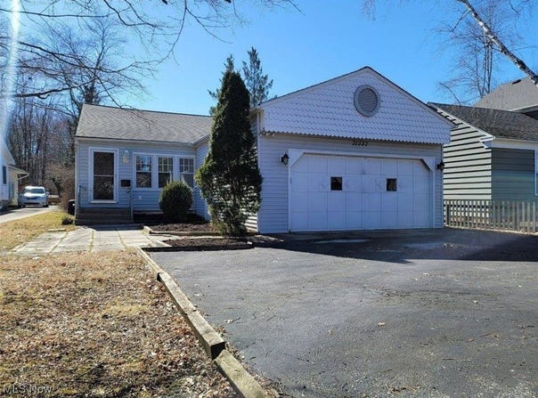 31337 Lake Road, Bay Village, OH 44140