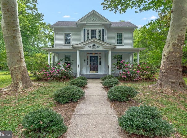 3952 IRVINGTON RD, IRVINGTON, VA 22480
