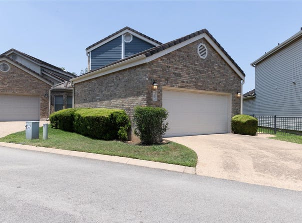 5 Champion LN, Lakeway, TX 78734