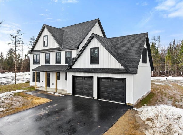 673 Streamside Avenue, Hermon, ME 04401