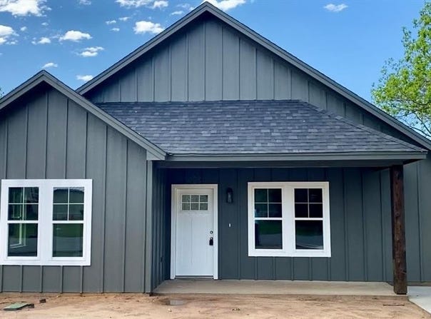 405 Bass Street, Bridgeport, TX 76426