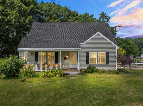 1044 Middle Road, Woolwich, ME 04579