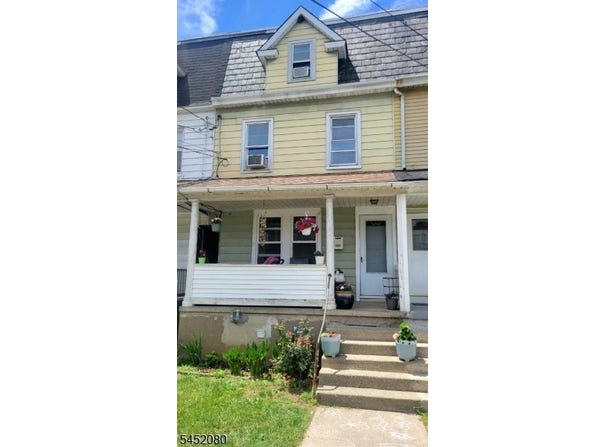 272 Lincoln St, Phillipsburg Town, NJ 08865-2530