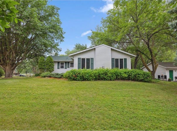 8685 79th Street NW, Annandale, MN 55302