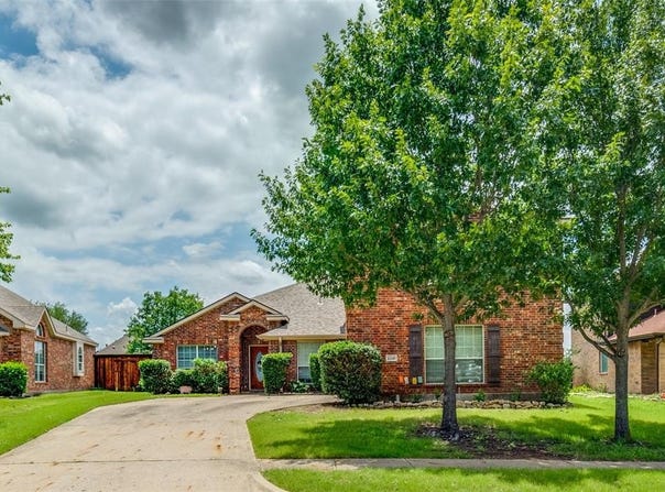 2241 Pecan Ridge Drive, Forney, TX 75126