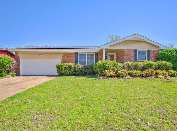 2104 Clary Drive, Midwest City, OK 73110