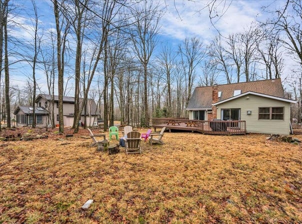 329 Packanack Drive, Gouldsboro, PA 18424