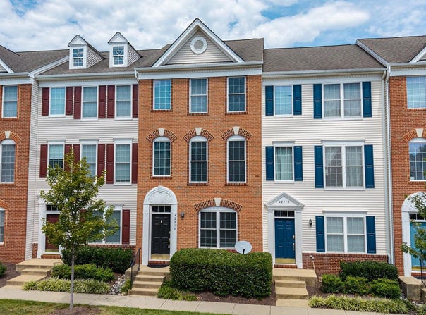 42810 SYKES Terrace, CHANTILLY, VA 20152