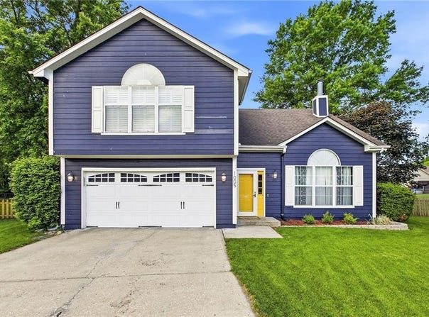 1005 NW PENNINGTON Place, Blue Springs, MO 64015