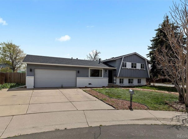 690 S Newark Court, Aurora, CO 80012