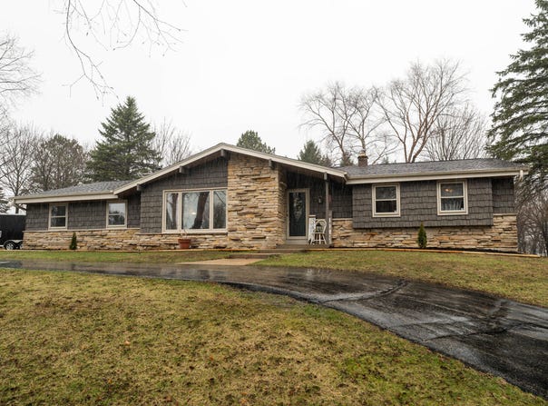 S83w27570 Beaver Trl, Mukwonago, WI 53149